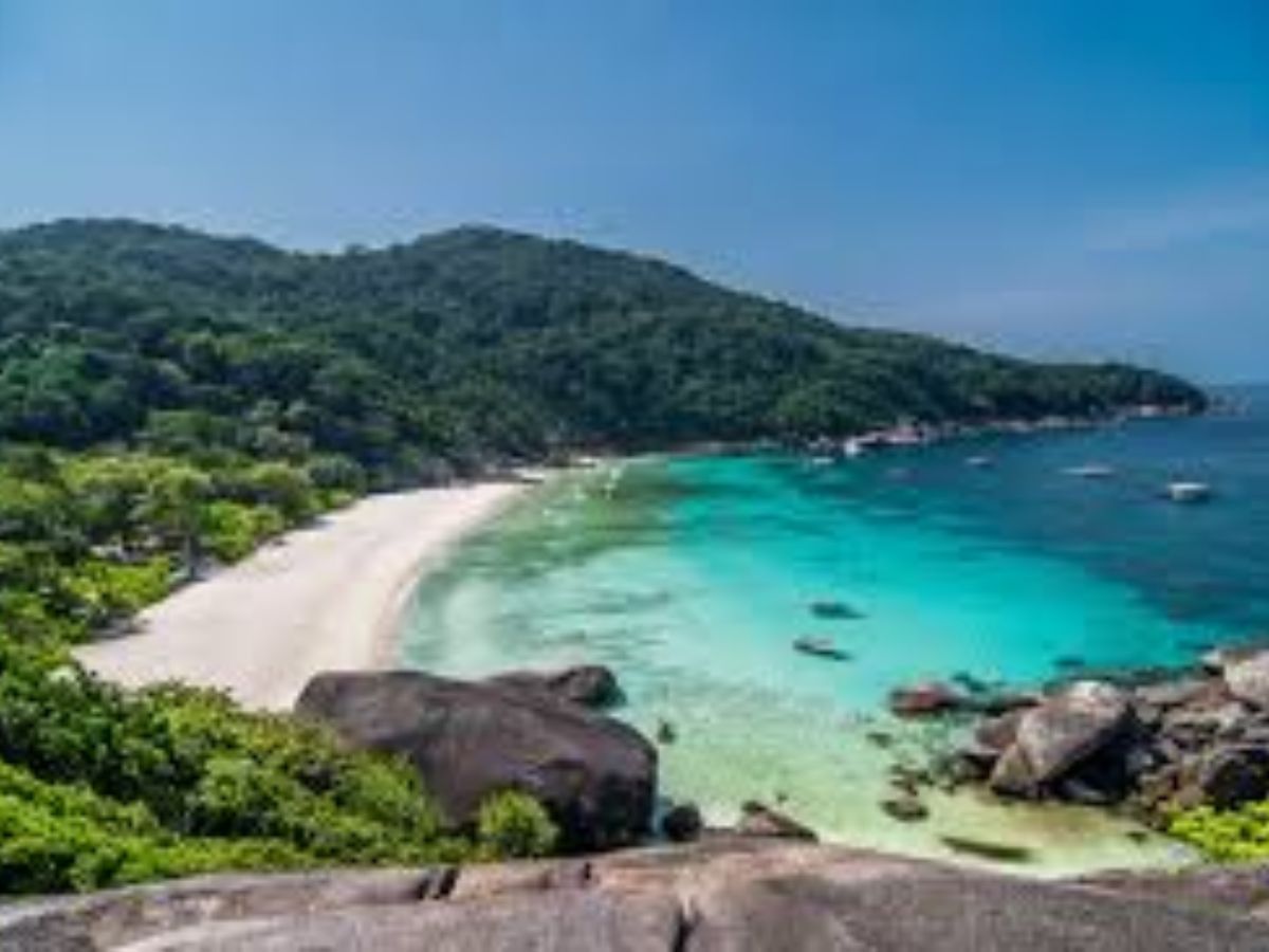 Indian Beaches: भीड़ और शोर से चाहिए कुछ दिन के लिए आजादी? ये भारतीय समुद्र तट देख मिलेगा सुकून - Photo Gallery