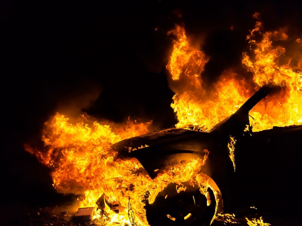 Car Fire Reasons: चलते चलते कार क्यों बन जाती है आग का गोला? यहां जानिए वजह - Photo Gallery