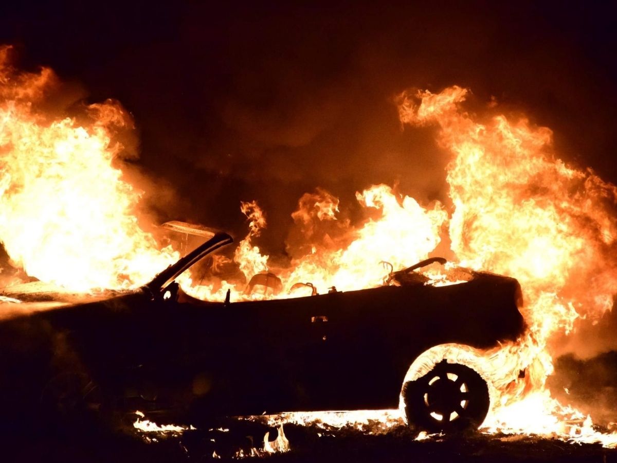 Car Fire Reasons: चलते चलते कार क्यों बन जाती है आग का गोला? यहां जानिए वजह - Photo Gallery