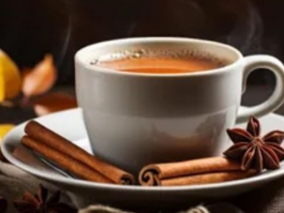 किचन में रखीं ये दो चीजें चाय को बना देंगी चमत्कारी ड्रिंक, पीते ही छूमंतर हो जाएगा खांसी-जुकाम - Photo Gallery