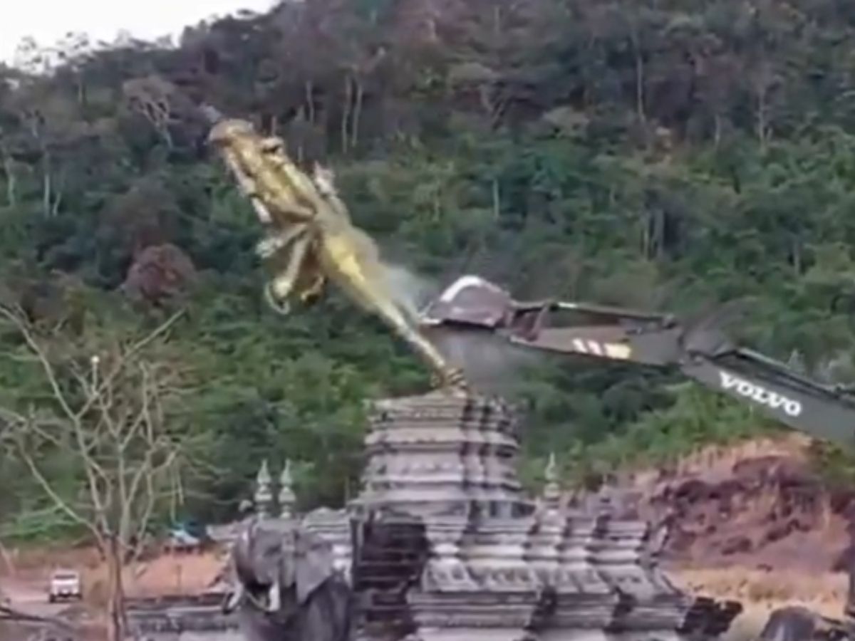 Cambodia में हुआ ‘महापाप’! बुलडोजर से तोड़ी गई भगवान विष्णु की मूर्ति, तस्वीरें देख छलकेंगे आंसू - Photo Gallery