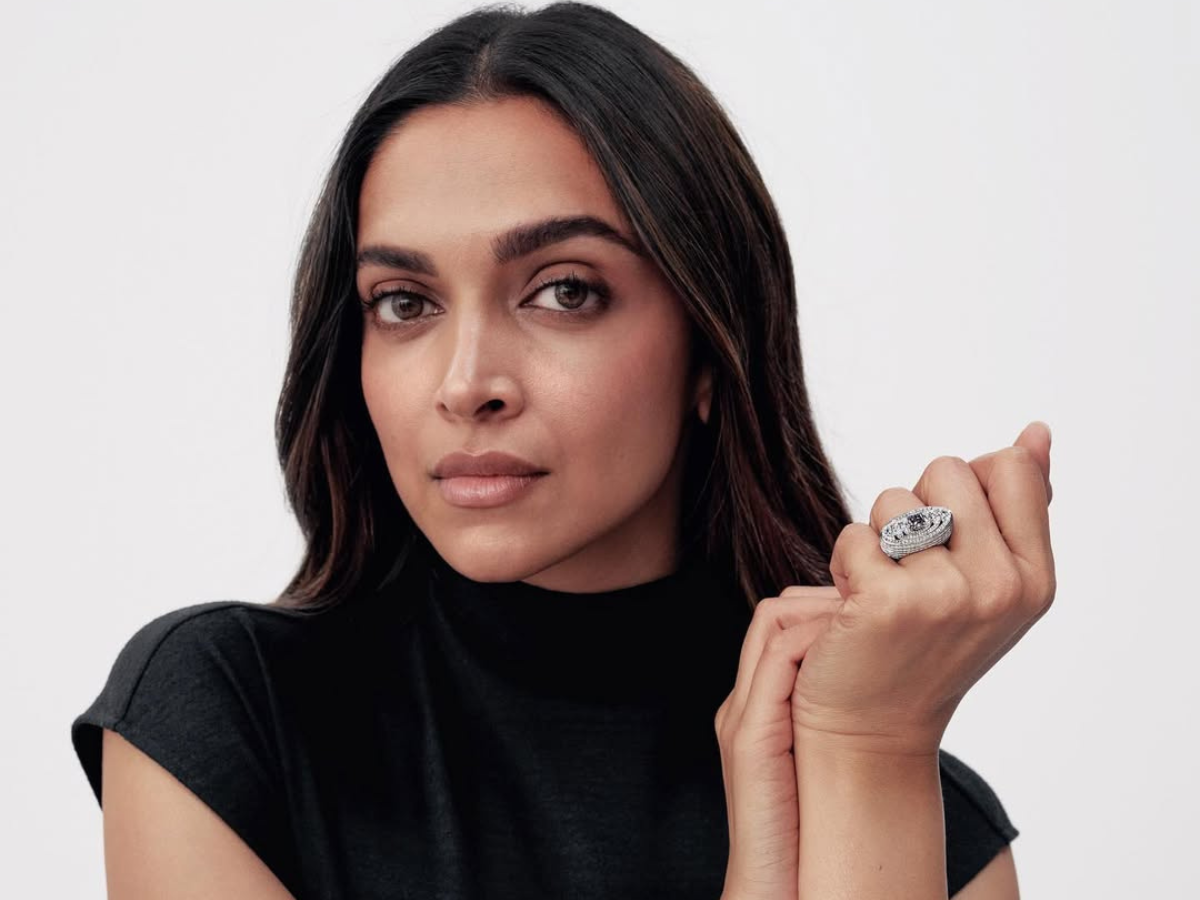 New Year Party में दिखना है सबसे अलग? इन 8 बॉलीवुड हसीनाओं से लें स्टाइल इंस्पिरेशन! - Photo Gallery