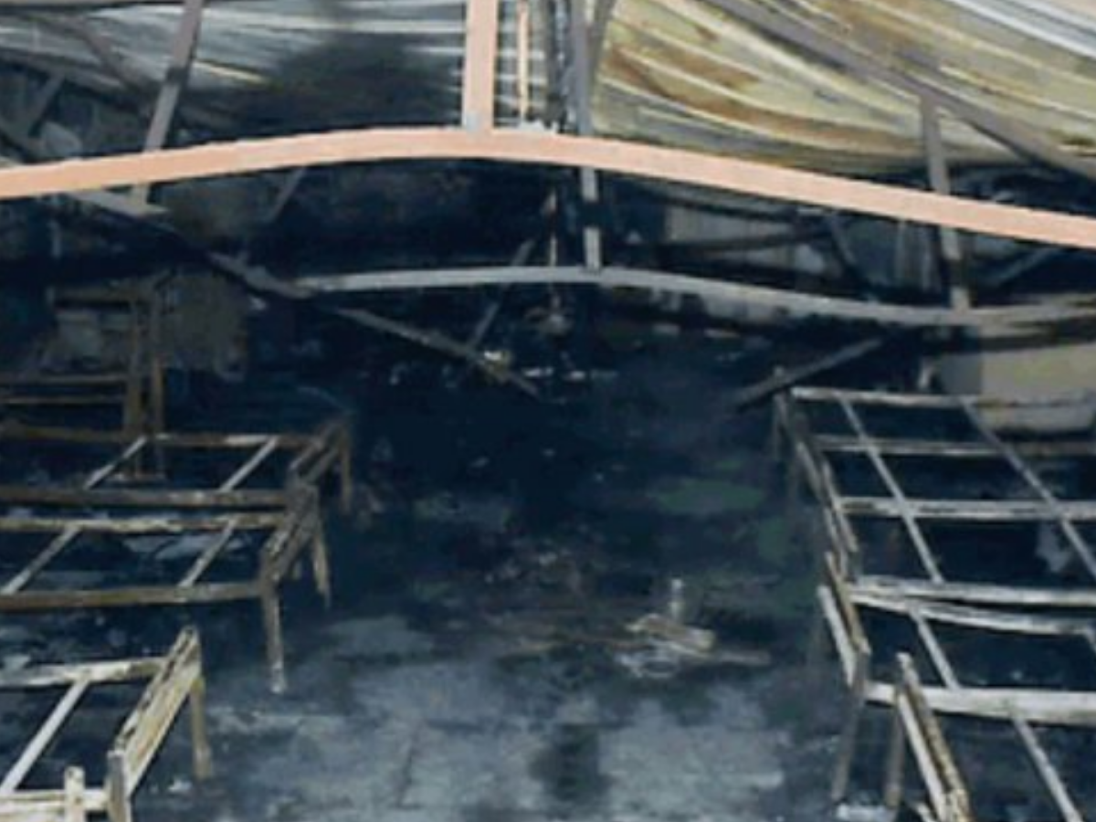 दिल्ली के वसंत विहार के रैन बसेरे में भीषण आग, लेटे-लेटे राख बने लोग; तस्वीरें देख निकल जाएंगी चीखें - Photo Gallery