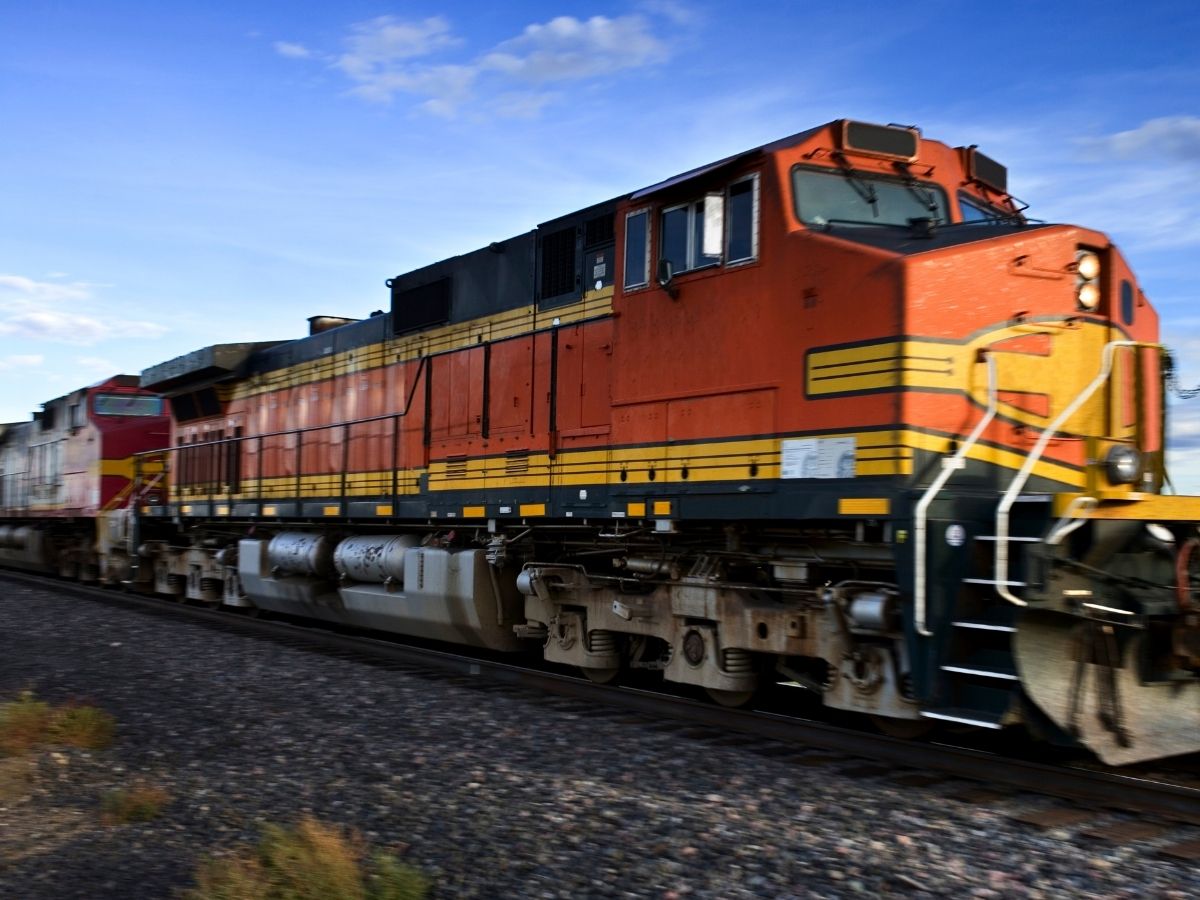 IRCTC Railway: भारत की 80 ट्रेनें 10 घंटे लेट, यहां देखें लिस्ट; कहीं आपकी वाली रेल तो नहीं शामिल - Photo Gallery