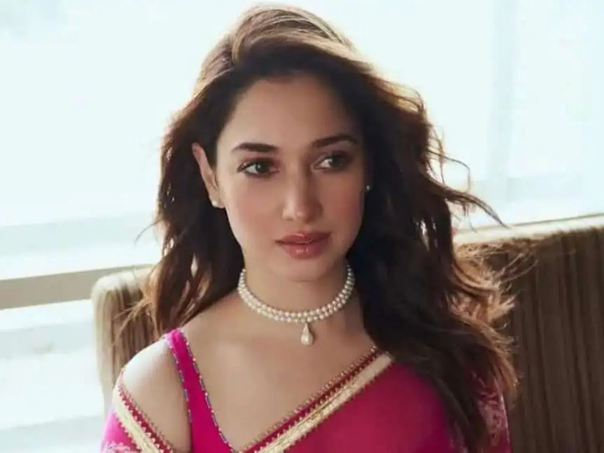 काफी उतार-चढ़ाव भरा रहा Tamannaah Bhatia का फिल्मी सफर, 15 साल की उम्र में शुरू किया काम; आज करोड़ों की हैं मालकिन - Photo Gallery