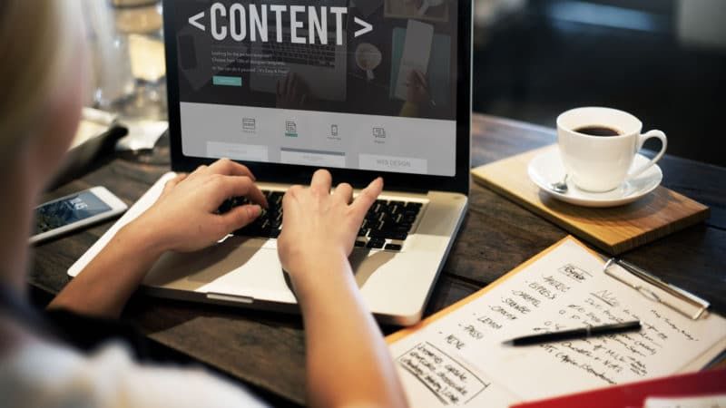 Delhi Air Pollution: बढ़े हुए पॉल्यूशन में कर रहें हैं WFH तो रखें इन जरूरी बातों का ख्याल - Photo Gallery