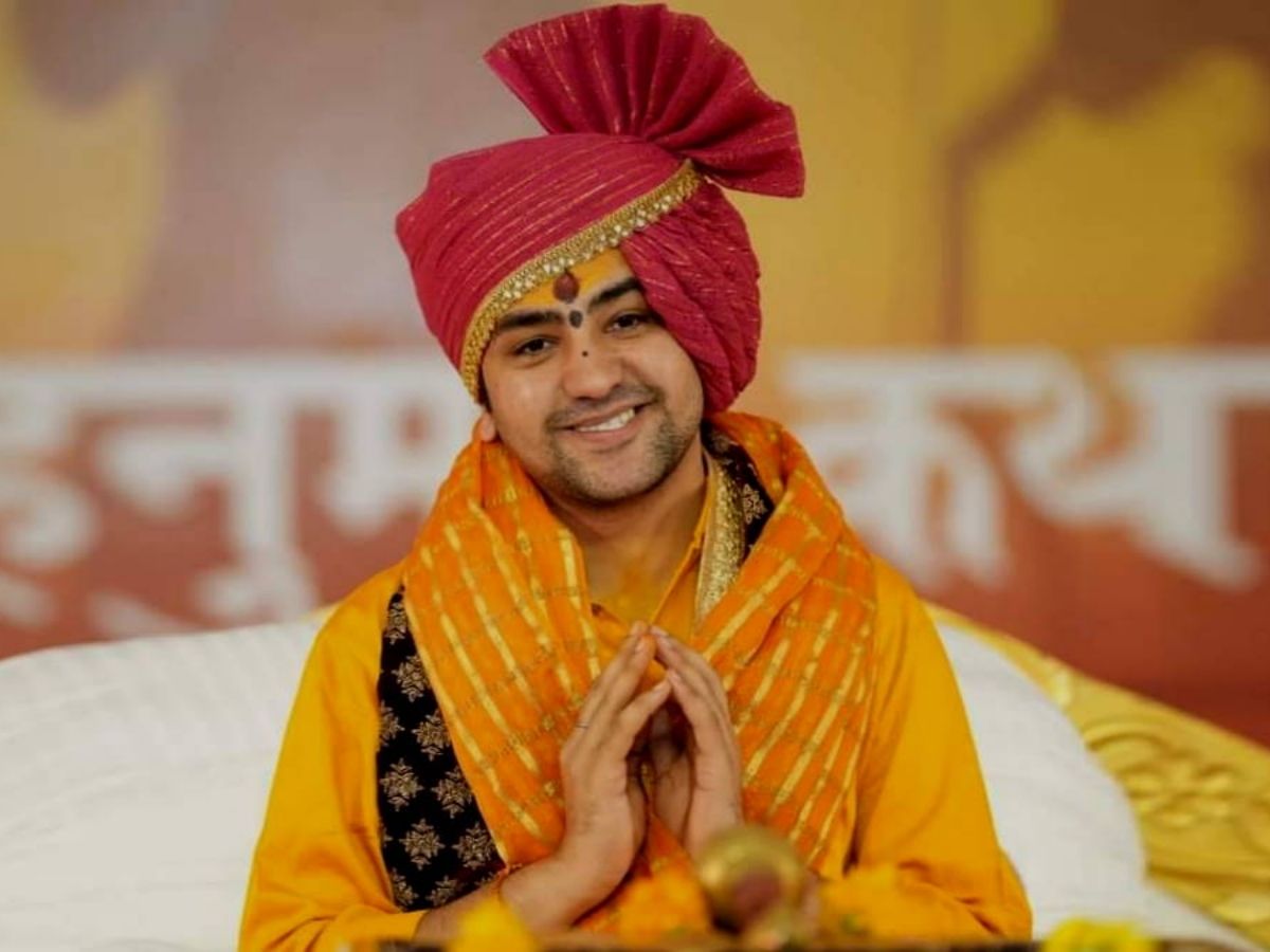 Baba Dhirendra Shastri: ‘भूतों’ पर PhD करने चले धीरेंद्र शास्त्री! जानिए किन यूनिवर्सिटी में हो रही ‘घोस्ट स्टडी’? - Photo Gallery