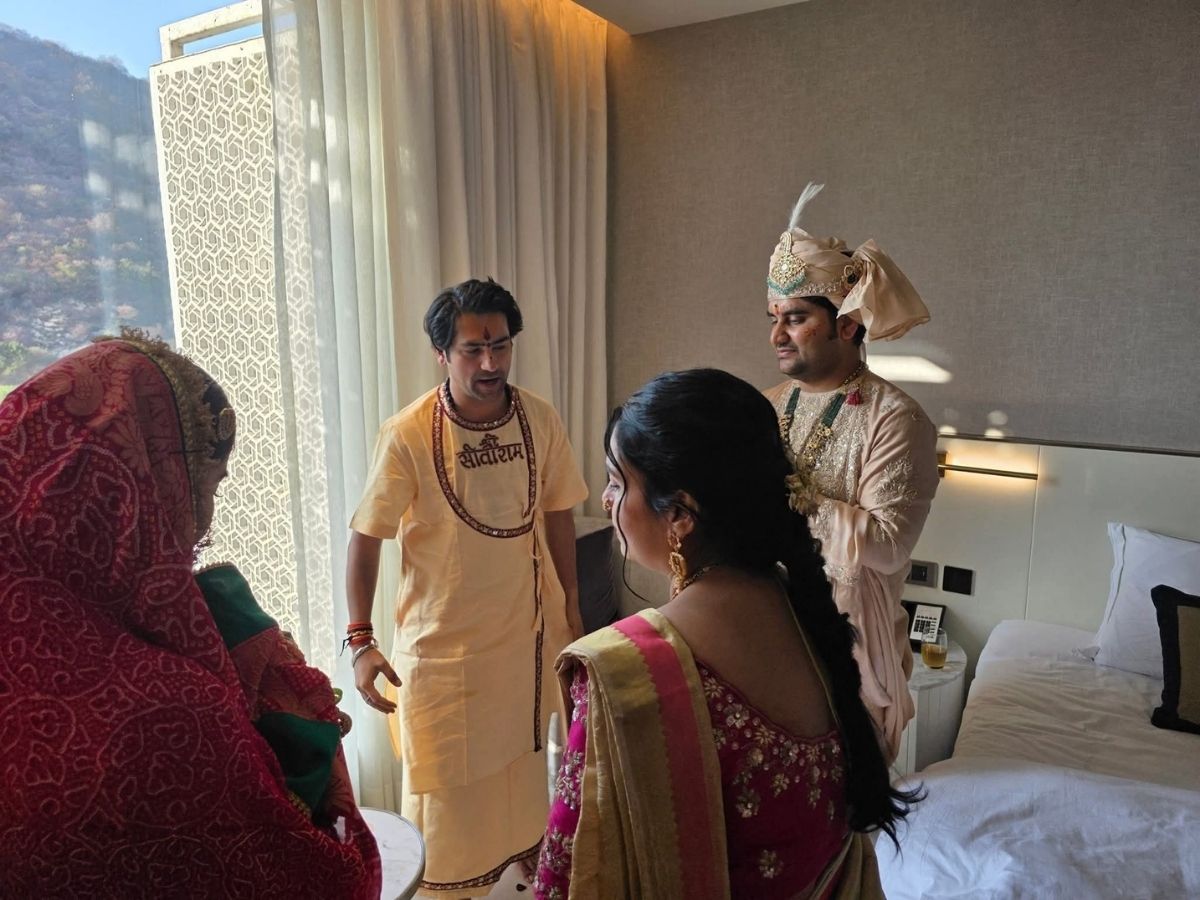 dhirendra shastri - Photo Gallery