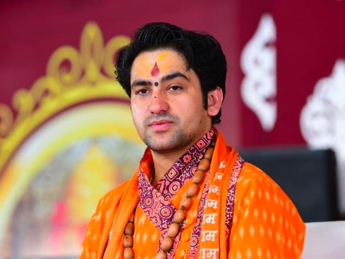 Baba Dhirendra Shastri: ‘भूतों’ पर PhD करने चले धीरेंद्र शास्त्री! जानिए किन यूनिवर्सिटी में हो रही ‘घोस्ट स्टडी’? - Photo Gallery