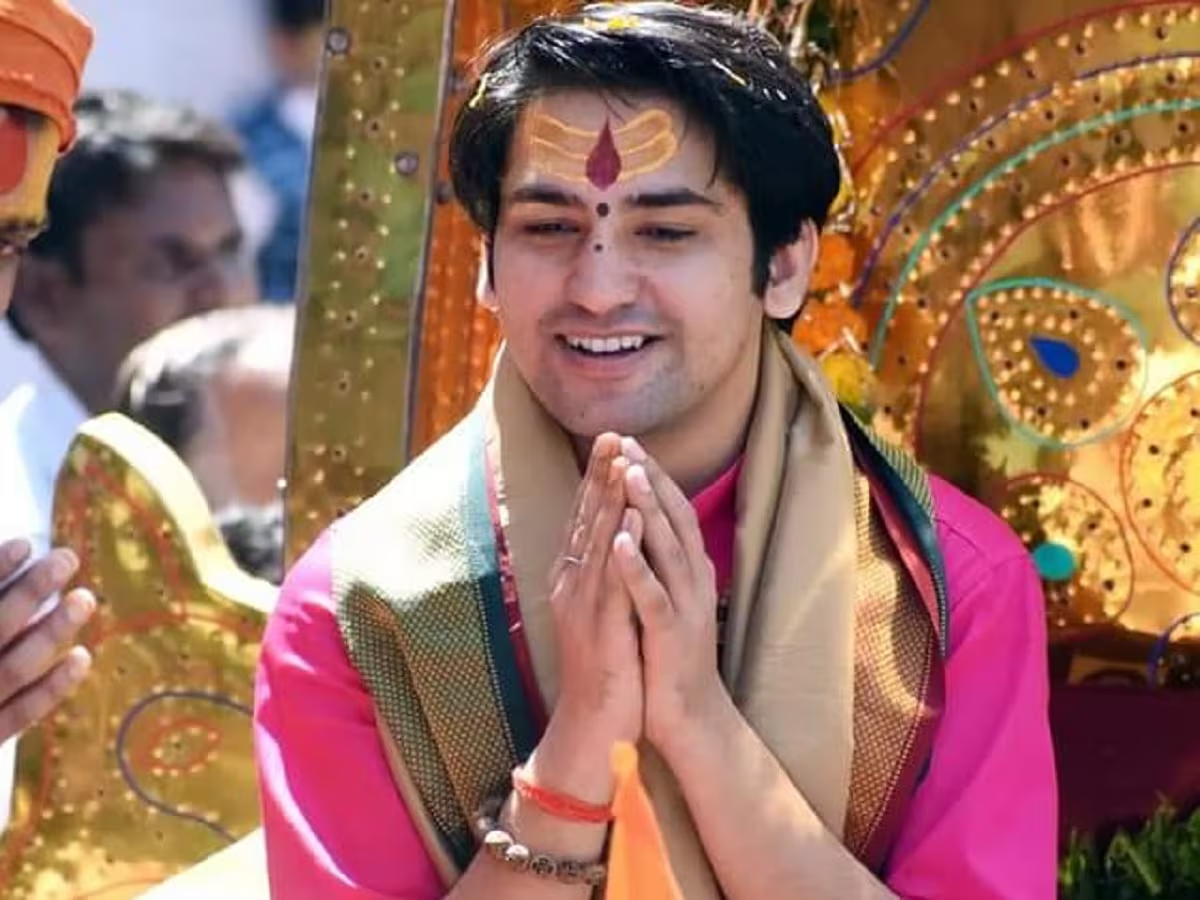 Baba Dhirendra Shastri: ‘भूतों’ पर PhD करने चले धीरेंद्र शास्त्री! जानिए किन यूनिवर्सिटी में हो रही ‘घोस्ट स्टडी’? - Photo Gallery