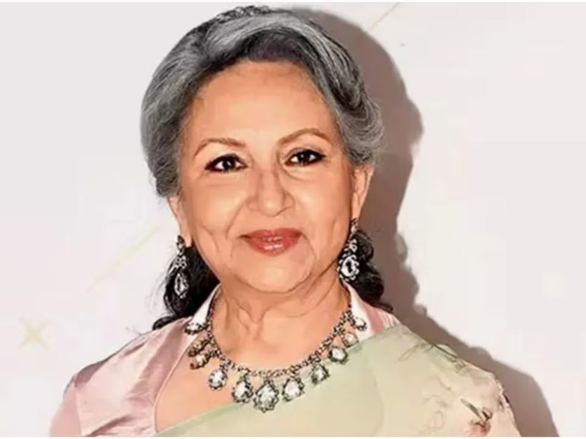 How old is Sharmila Tagore - Photo Gallery