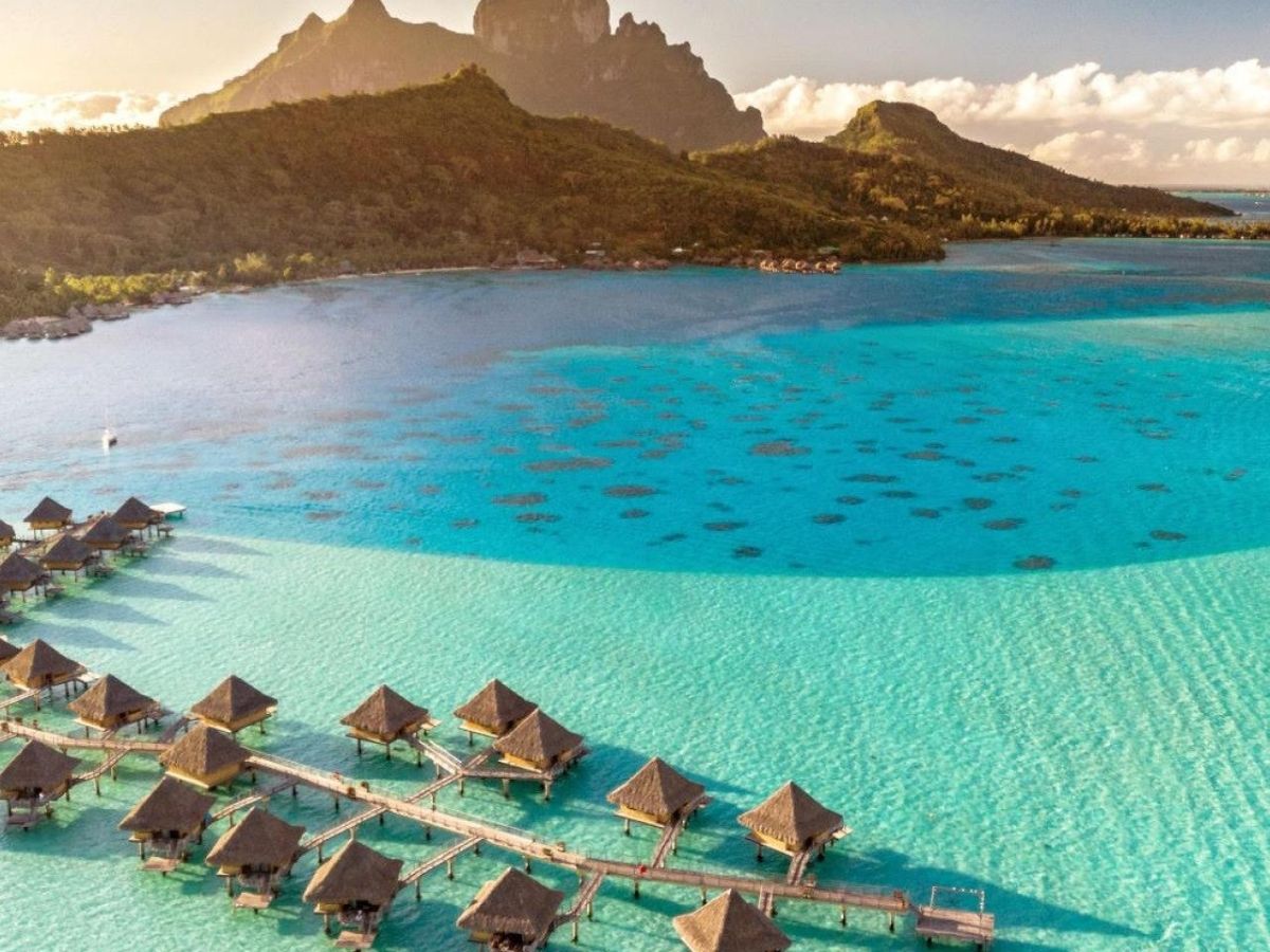 अपनी खूबसूरती के लिए मशहूर हैं ये खूबसूरत बीच, 2026 के लिए घूमने की बेस्ट जगह; नजारा देख रह जाएंगे दंग! - Photo Gallery