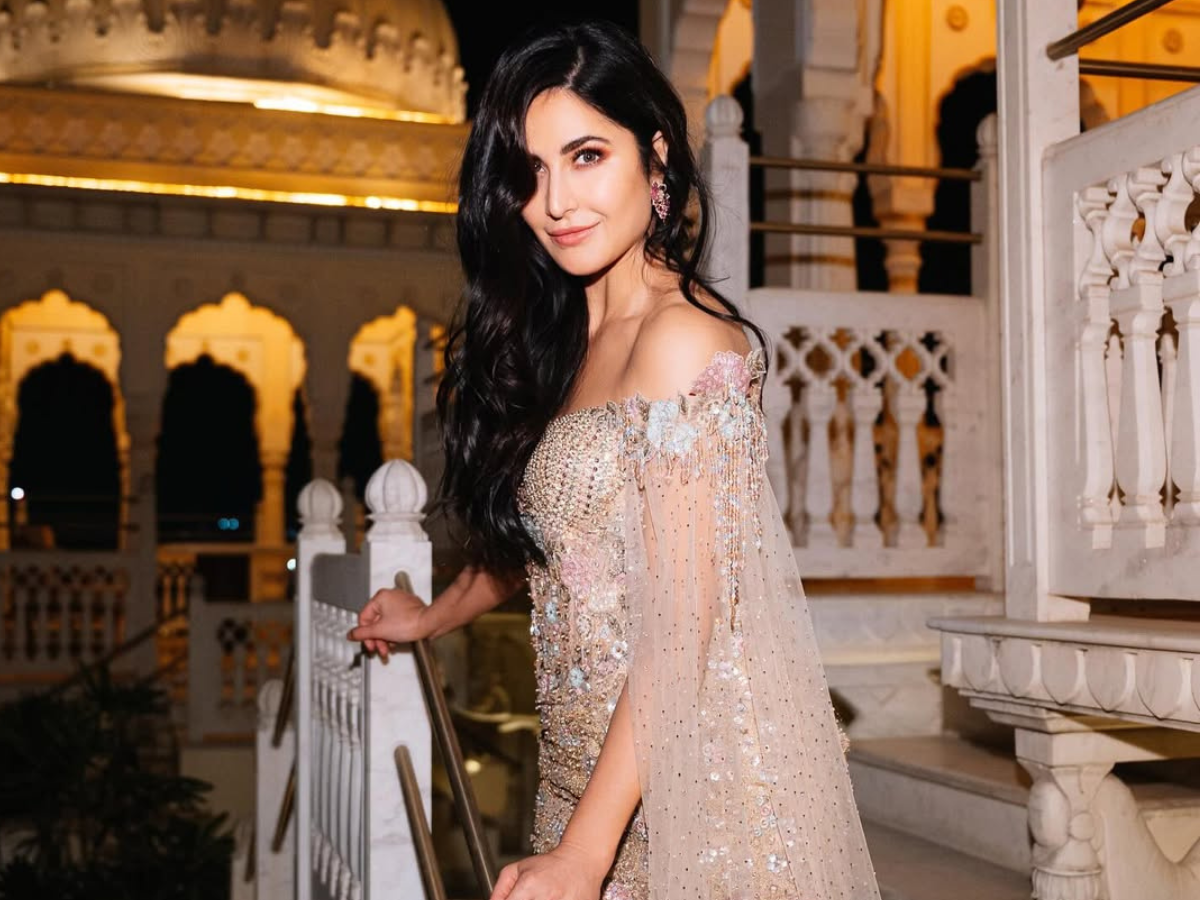 New Year Party में दिखना है सबसे अलग? इन 8 बॉलीवुड हसीनाओं से लें स्टाइल इंस्पिरेशन! - Photo Gallery