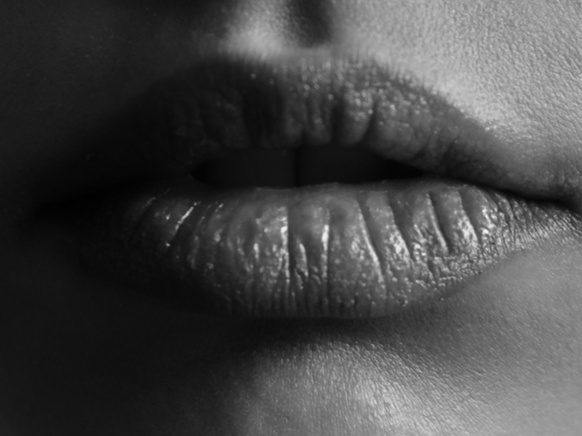 फटे होंठों से हैं परेशान? बस ये 2 मिनट का रूटीन देगा आपको ‘परफेक्ट पाउट’! - Photo Gallery