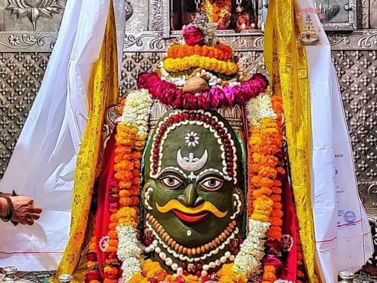 महाकाल के दर पर खेल और सियासत का संगम, क्रिकेटर रजत पाटीदार और बिहार सरकार में मंत्री श्रेयसी सिंह ने परिवार संग किए दर्शन - Photo Gallery