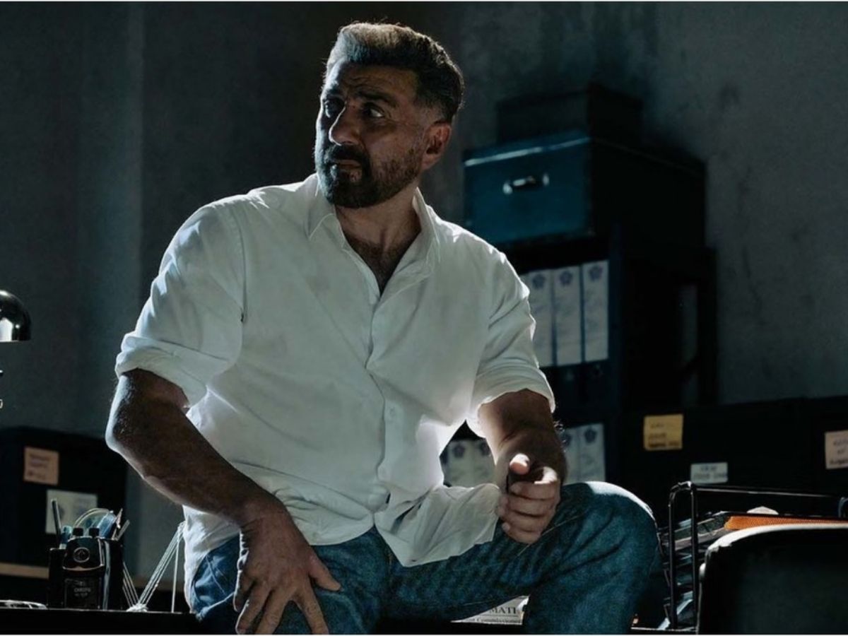 60 की उम्र पार कर चुके हैं ये सितारे, फिर भी फिटनेस के मामले में यूथ को देते हैं टक्कर - Photo Gallery