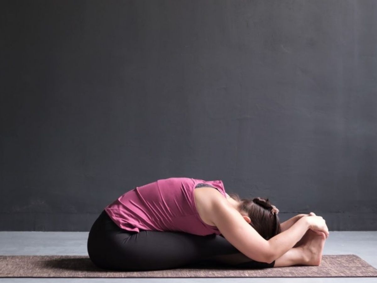 सुबह बिस्तर छोड़ने से पहले करें ये Exercises, सारा दिन शरीर में रहेगी फुर्ती; दूर रहेगी एसिडिटी और कमर दर्द जैसी परेशानी - Photo Gallery