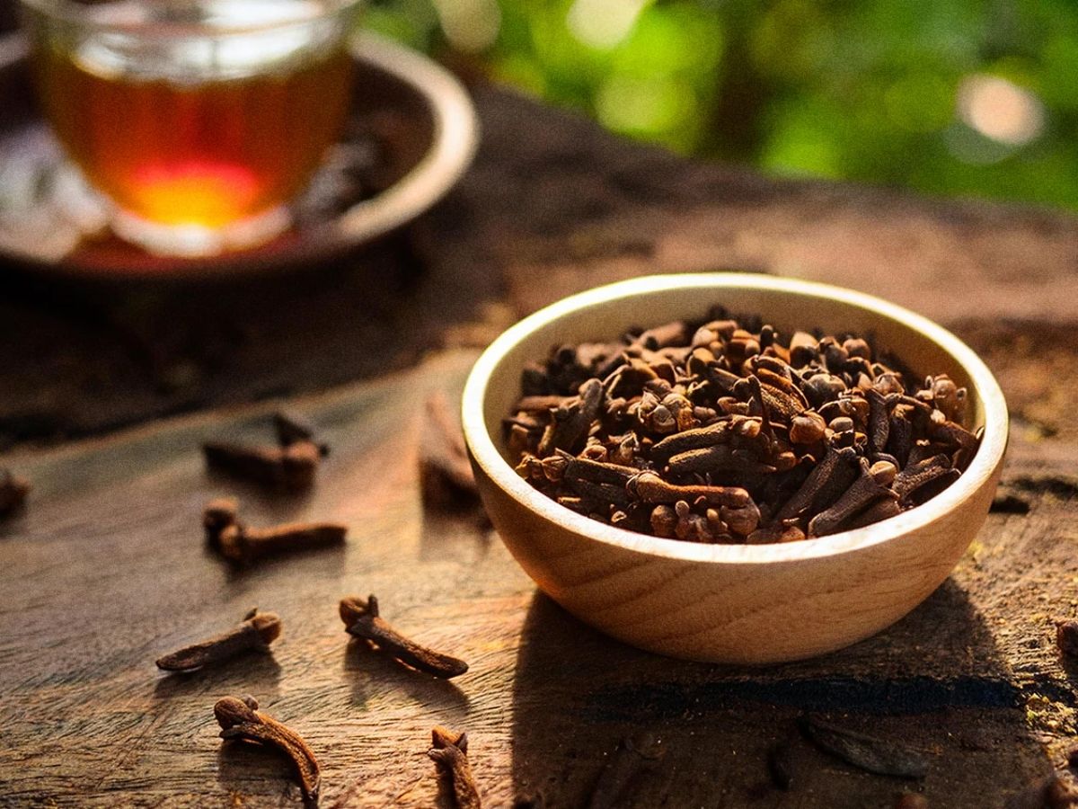 किचन में रखीं ये दो चीजें चाय को बना देंगी चमत्कारी ड्रिंक, पीते ही छूमंतर हो जाएगा खांसी-जुकाम - Photo Gallery