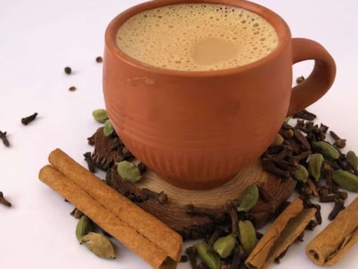 किचन में रखीं ये दो चीजें चाय को बना देंगी चमत्कारी ड्रिंक, पीते ही छूमंतर हो जाएगा खांसी-जुकाम - Photo Gallery