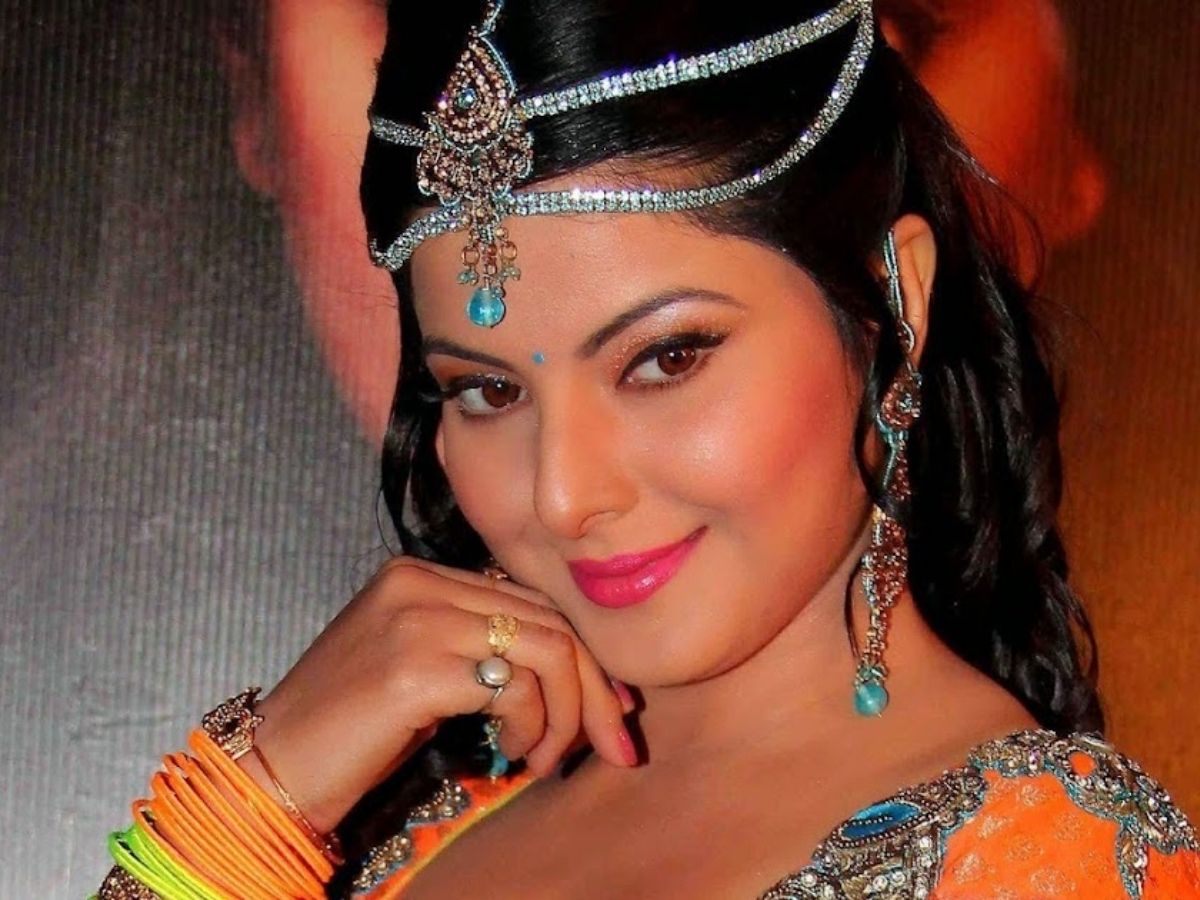 Breaking Stereotypes: सिर्फ खूबसूरती नहीं, अपनी दमदार एक्टिंग से भोजपुरी सिनेमा पर राज करती हैं ये 10 अभिनेत्रियां, करती हैं करोड़ों की कमाई! - Photo Gallery