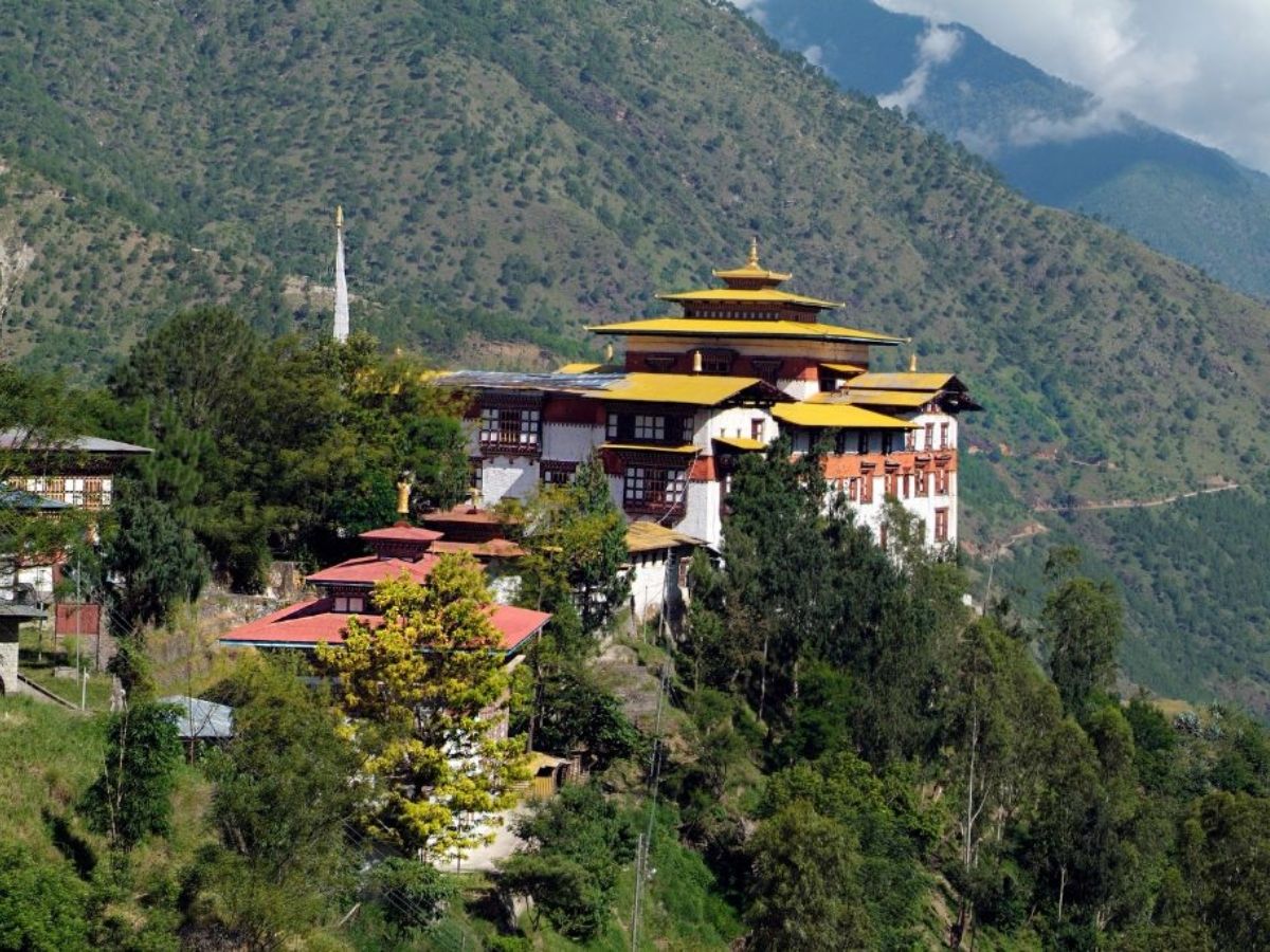 Eco-Friendly Year-End Holidays: भूल जाइए मनाली की भीड़! ये हैं देश-दुनिया की 10 सबसे प्रदूषण मुक्त जगहें, जहां बिना मास्क के मनाएं नए साल का जश्न - Photo Gallery