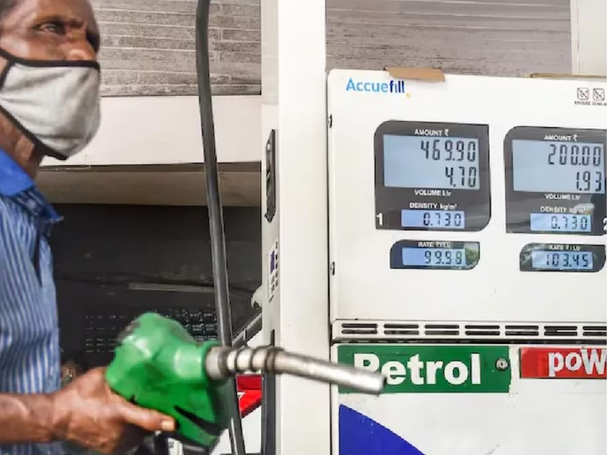 अगर आप भी भरवाते हैं ₹110 या ₹210 का पेट्रोल, तो रुक जाइए! Viral Video में पेट्रोल पंप ऑपरेटर ने बताए वो 2 टिप्स, जिनसे कभी धोखा नहीं खाएंगे - Photo Gallery