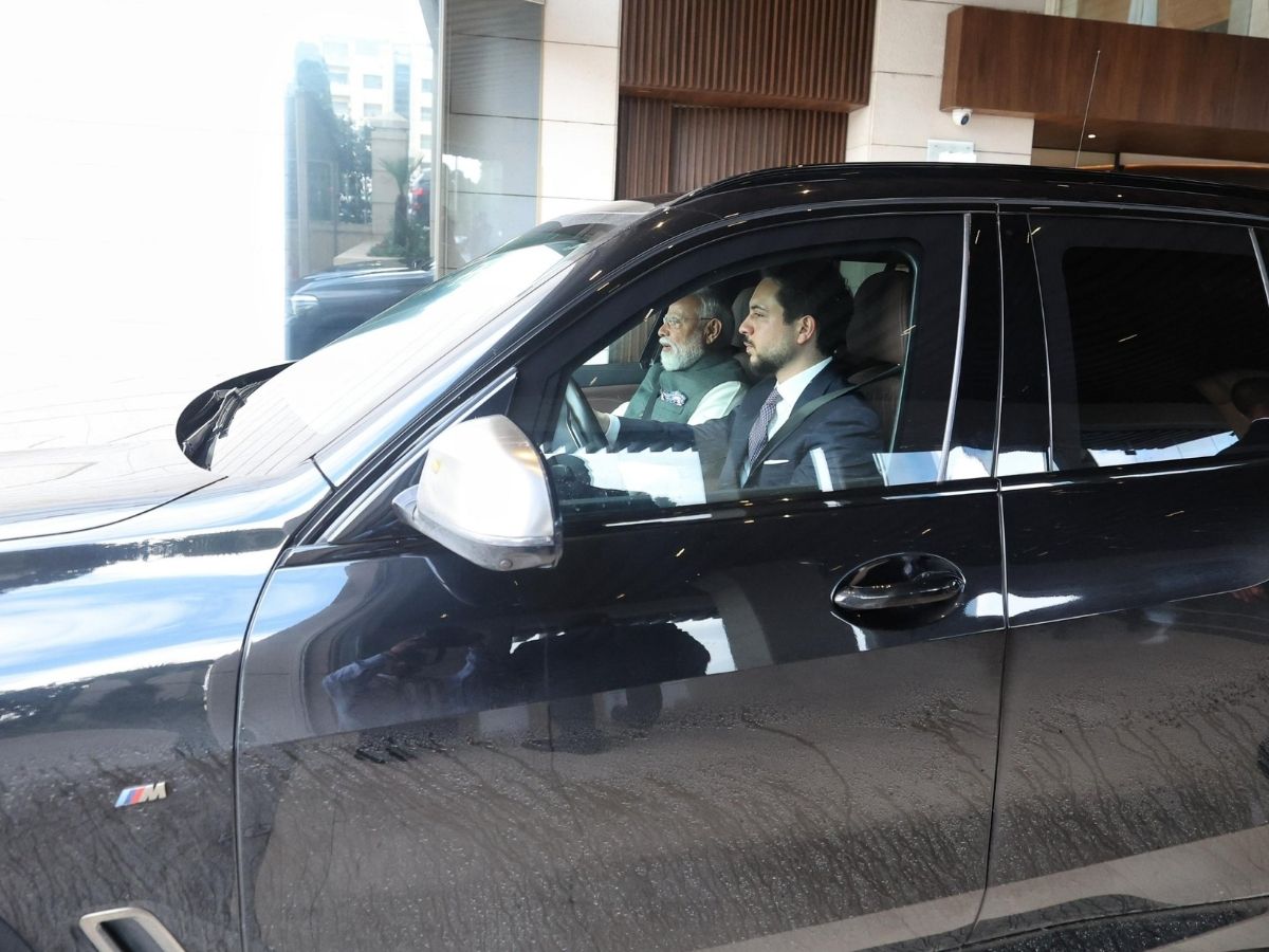 PM Modi Jordan Visit: पीएम मोदी को कार ड्राइव कर क्राउन प्रिंस ने कराई जॉर्डन की सैर! तस्वीरों में देखें नई दोस्ती का चेप्टर - Photo Gallery