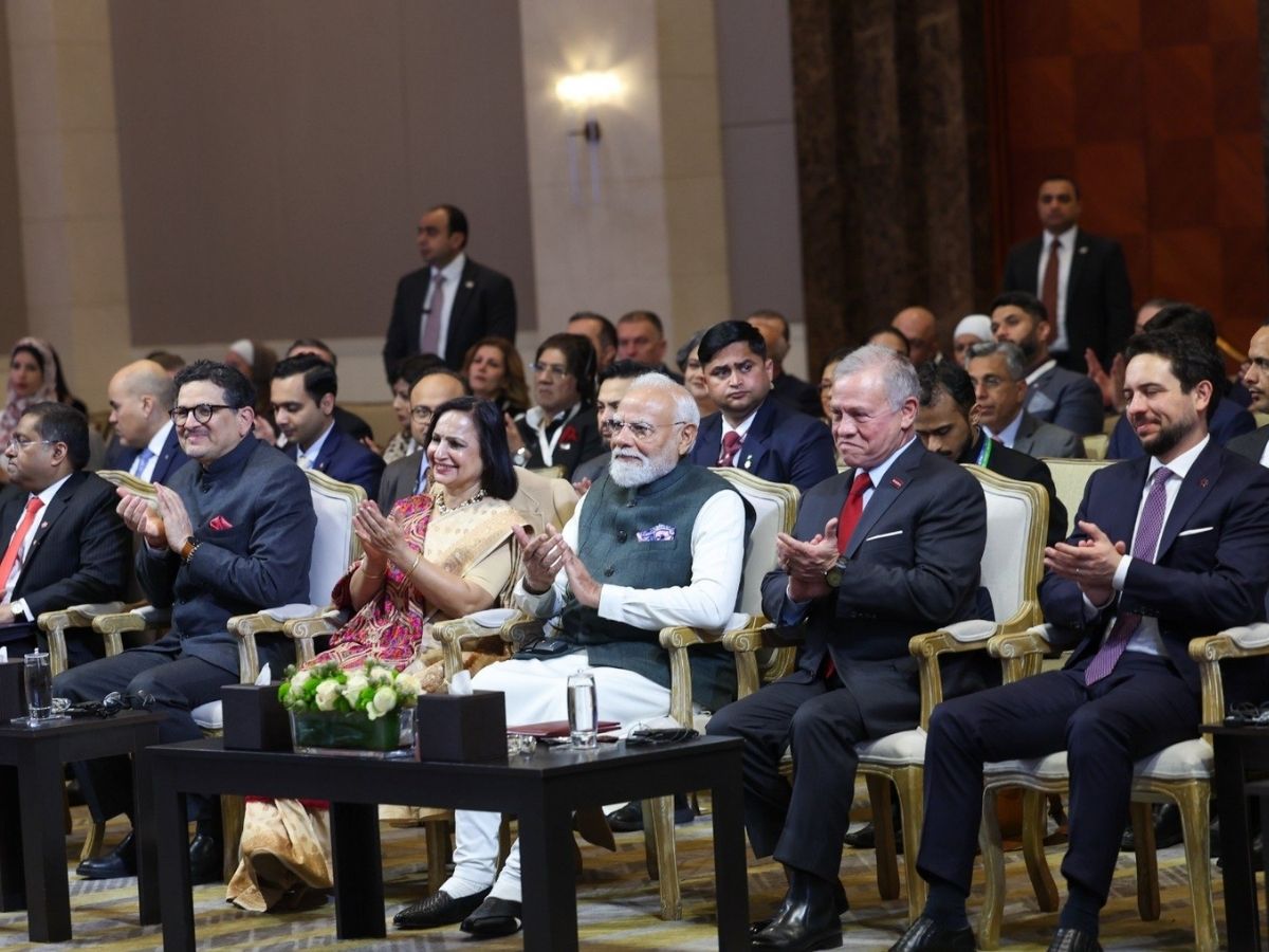 PM Modi Jordan Visit: पीएम मोदी को कार ड्राइव कर क्राउन प्रिंस ने कराई जॉर्डन की सैर! तस्वीरों में देखें नई दोस्ती का चेप्टर - Photo Gallery