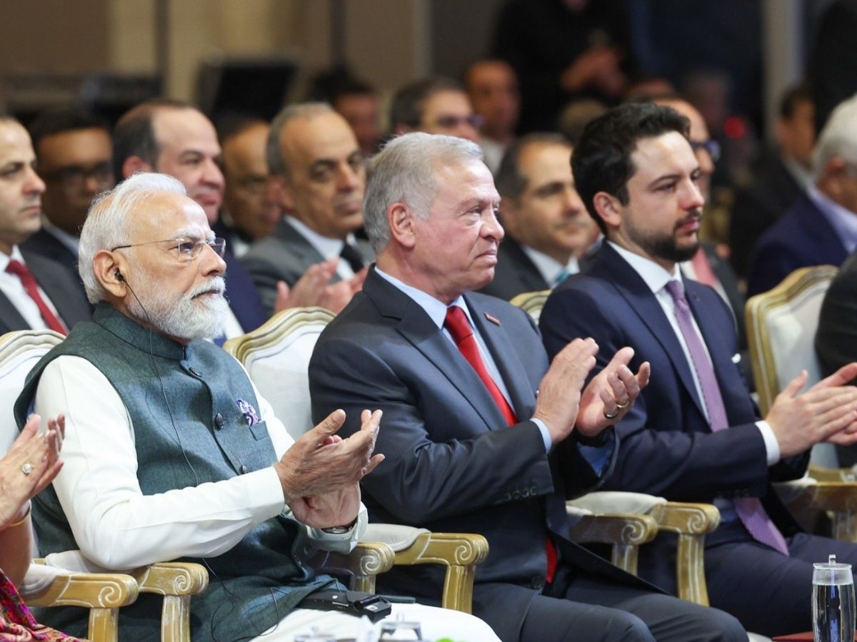 PM Modi Jordan Visit: पीएम मोदी को कार ड्राइव कर क्राउन प्रिंस ने कराई जॉर्डन की सैर! तस्वीरों में देखें नई दोस्ती का चेप्टर - Photo Gallery