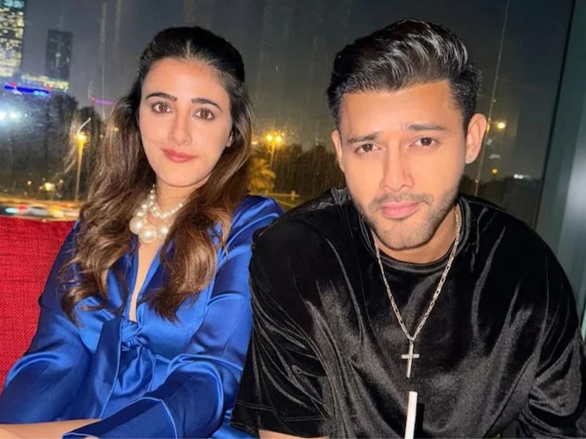 कृति सेनन के घर गूंजेगी शादी की शहनाई, इस सिंगर से शादी करने जा रही नूपुर; इस दिन लेंगी सात फेरे - Photo Gallery