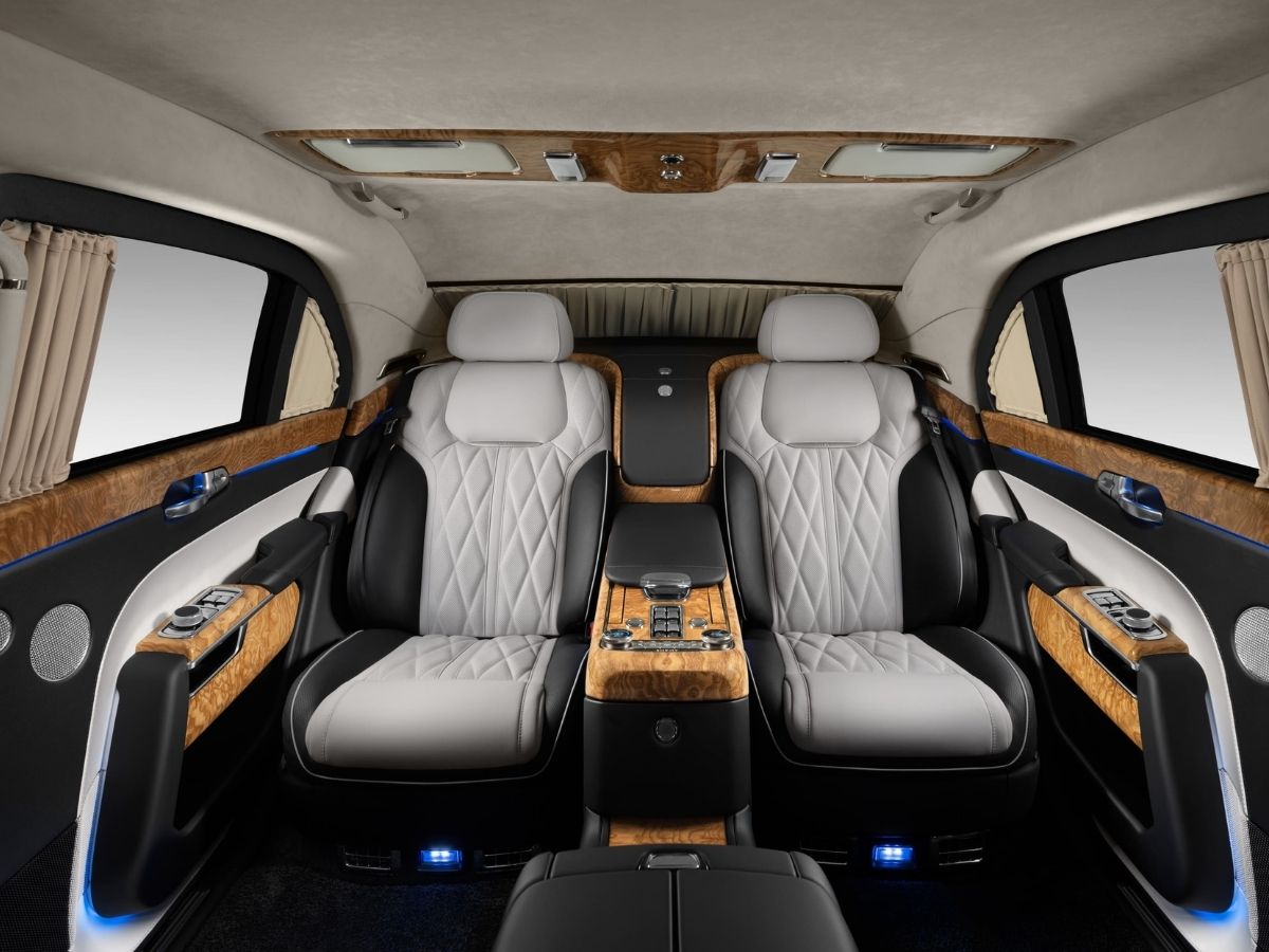 Vladimir Putin Car: पुतिन की जादुई कार! पानी में जाते ही बन जाती है ‘सबमरीन’, ऑरस सीनेट की खासियत जान रह जाएंगे दंग - Photo Gallery