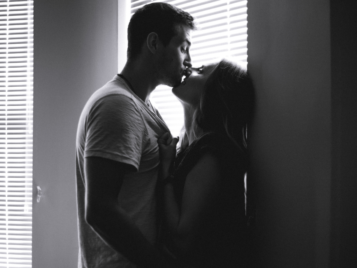 क्या होती है Rainbow Kiss? जानकर बुझ जाएगा दिमाग का फ्यूज - Photo Gallery