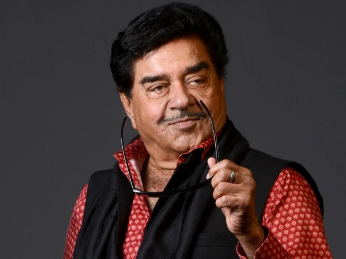 3 सुपरस्टार जिन्होंने बॉलीवुड पर राज किया, फिर भोजपुरी में जादू बिखेरा…तीसरा नाम आपको हैरान कर देगा! - Photo Gallery