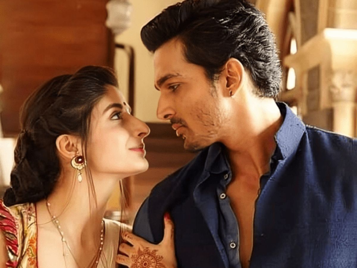 Year Ender: प्यार के नाम रहा 2025! इक्का-दुक्का नहीं, इस साल रिलीज हुईं कई रोमांटिक बॉलीवुड फिल्में - Photo Gallery