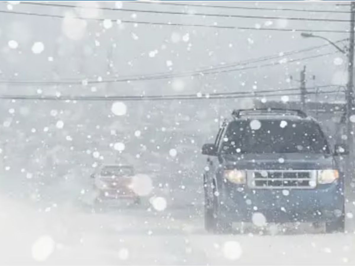 Saudi Arabia Snowfall: सऊदी अरब में बर्फबारी! 30 साल बाद दिखा कुदरत का करिश्मा, यहां देखें खूबसूरत तस्वीरें - Photo Gallery