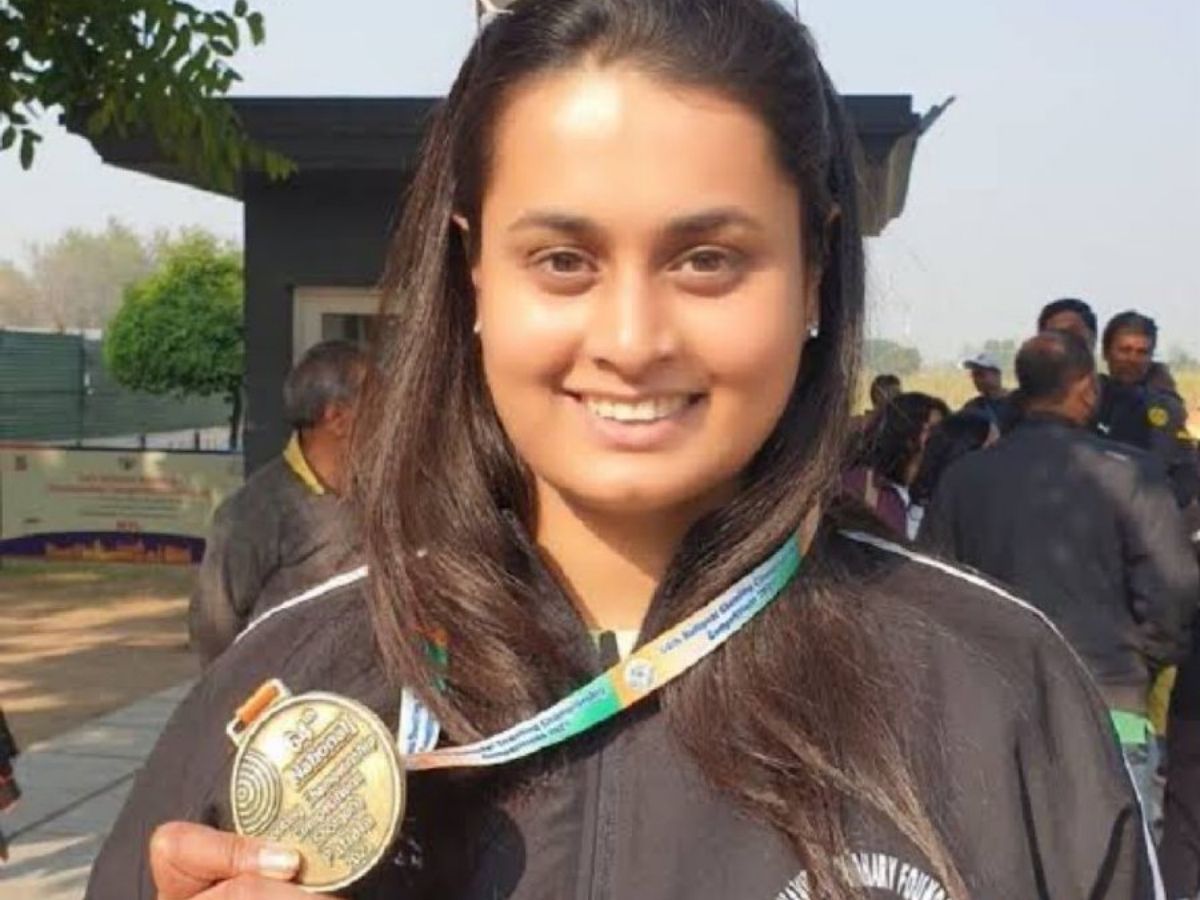 महाकाल के दर पर खेल और सियासत का संगम, क्रिकेटर रजत पाटीदार और बिहार सरकार में मंत्री श्रेयसी सिंह ने परिवार संग किए दर्शन - Photo Gallery