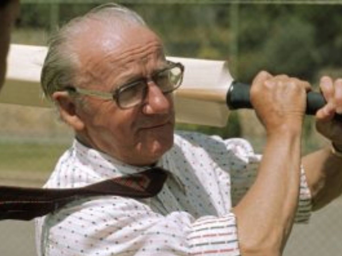 10 Unbreakable Cricket Records: क्रिकेट जगत के ये 10 रिकॉर्ड्स जिन्हें तोड़ पाना लगभग नामुमकिन है; क्या आपके पसंदीदा खिलाड़ी में है इन्हें चुनौती देने का दम? - Photo Gallery