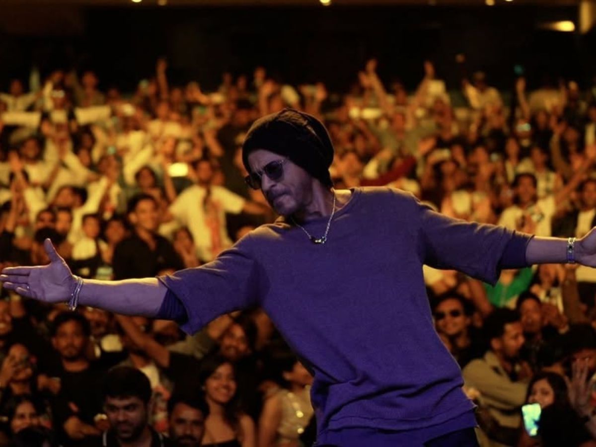 प्रियंका चोपड़ा से लेकर शाहरुख तक इन 7 स्टार्स ने जब ‘खलनायक’ बनकर हिला दिया पूरा बॉलीवुड! - Photo Gallery