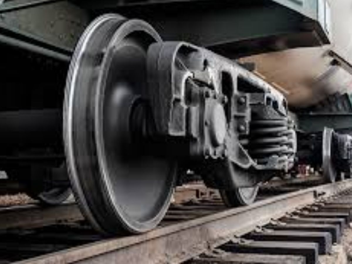 पहलवानों की हवा टाइट कर देगा ट्रेन के पहिए का वजन, 5 आदमी मिलकर भी नहीं उठा पाएं… जानकर कांप जाएगी रूह! - Photo Gallery