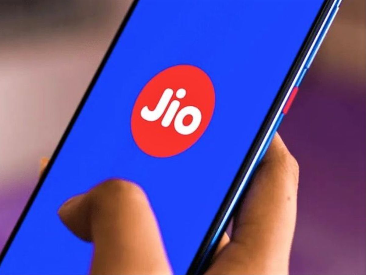 नए साल से पहले बड़ी राहत! Jio, Airtel और Vi के सबसे सस्ते सालाना रिचार्ज प्लान - Photo Gallery