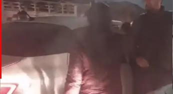 UP Woman Police Abusing Viral: ‘पुलिस से हूं, मुंह में पे** कर दूंगी’, महिला दारोगा ने क्यों की कार सवार से बदतमीजी? अब हो गया एक्शन