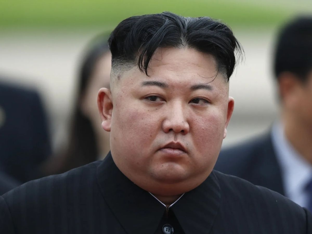 सू-सू और पॉटी तक बैग में रखकर ले जाते हैं ये नेता, जानिए क्यों किसी देश में अपना मल-मूत्र तक नहीं छोड़ते? - Photo Gallery