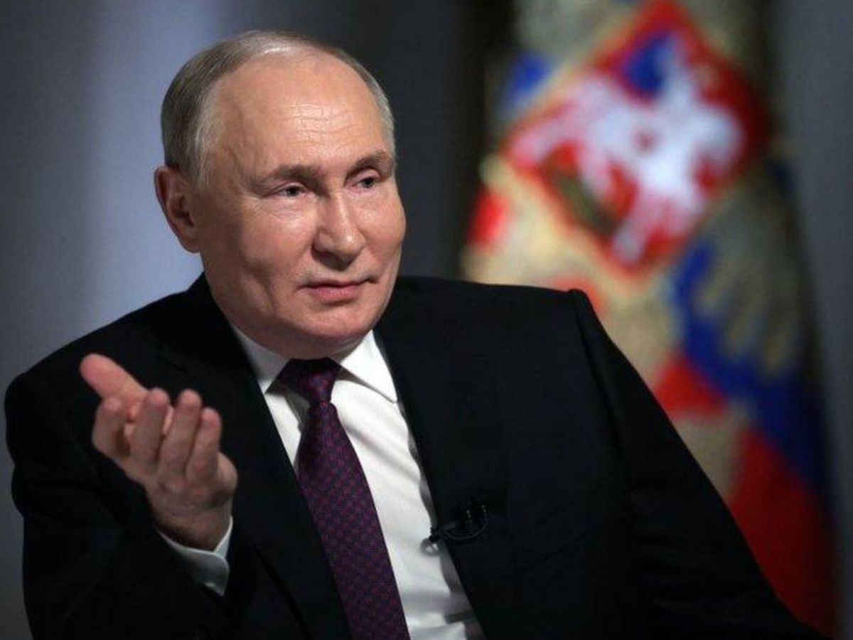 सू-सू और पॉटी तक बैग में रखकर ले जाते हैं ये नेता, जानिए क्यों किसी देश में अपना मल-मूत्र तक नहीं छोड़ते? - Photo Gallery