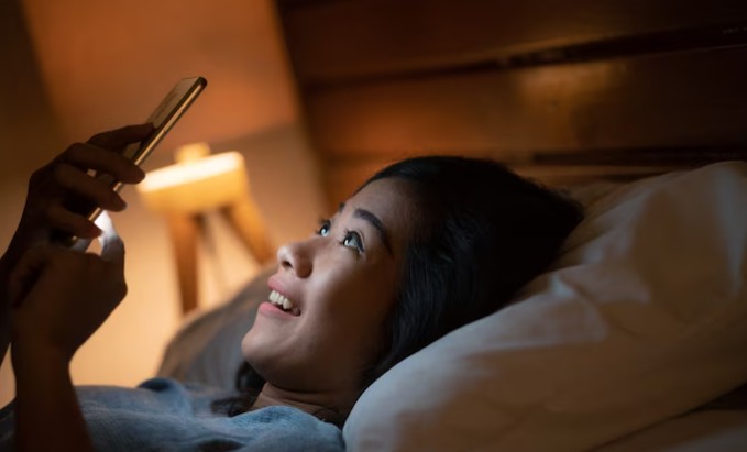 Using phone at night - Photo Gallery