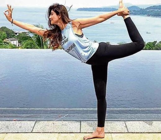 entertainment-news-five-super-fit-bollywood-actress-giving-serious-workout-on-instagram Shilpa Shetty Fitness