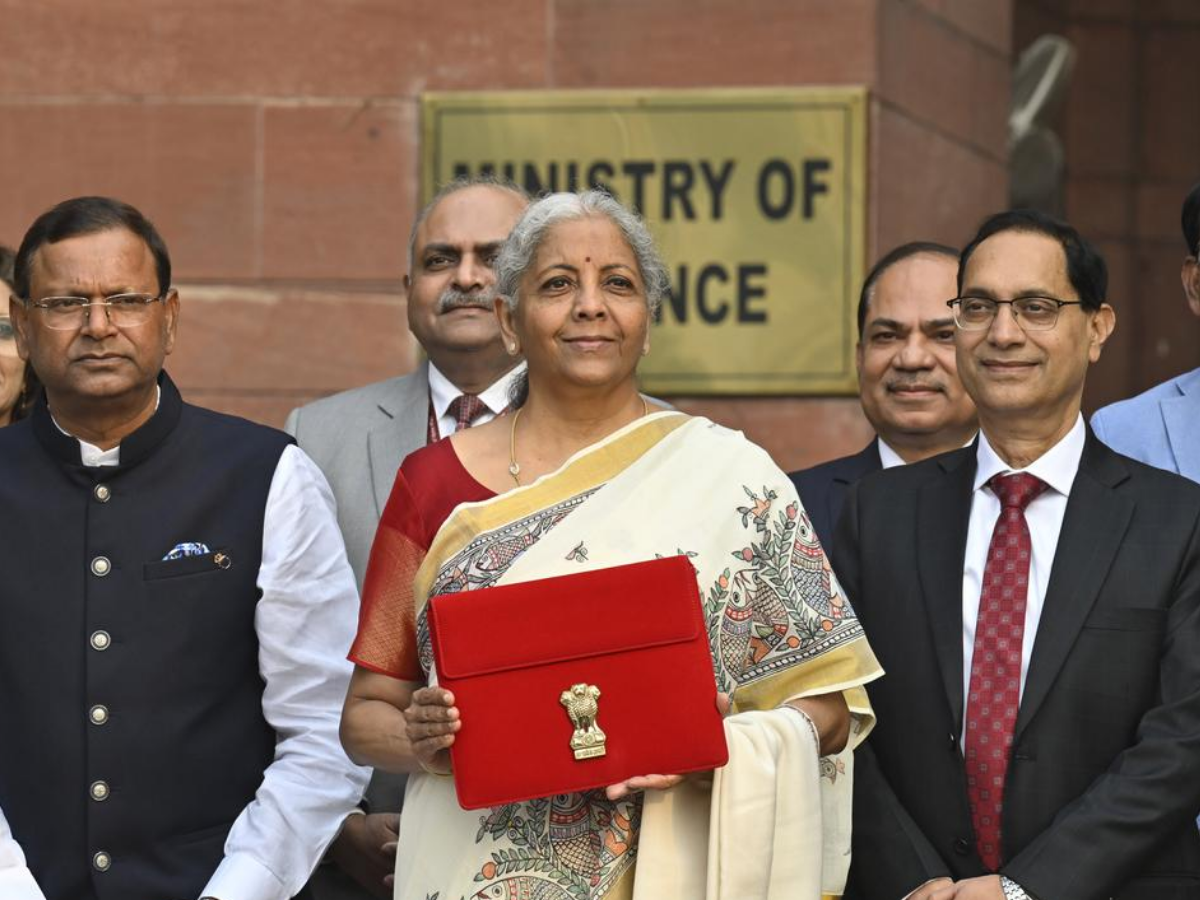 Union Budget 2026: क्यों 1 फरवरी को ही पेश होता है बजट? जानिए तारीख और समय बदलने की पूरी कहानी - Photo Gallery