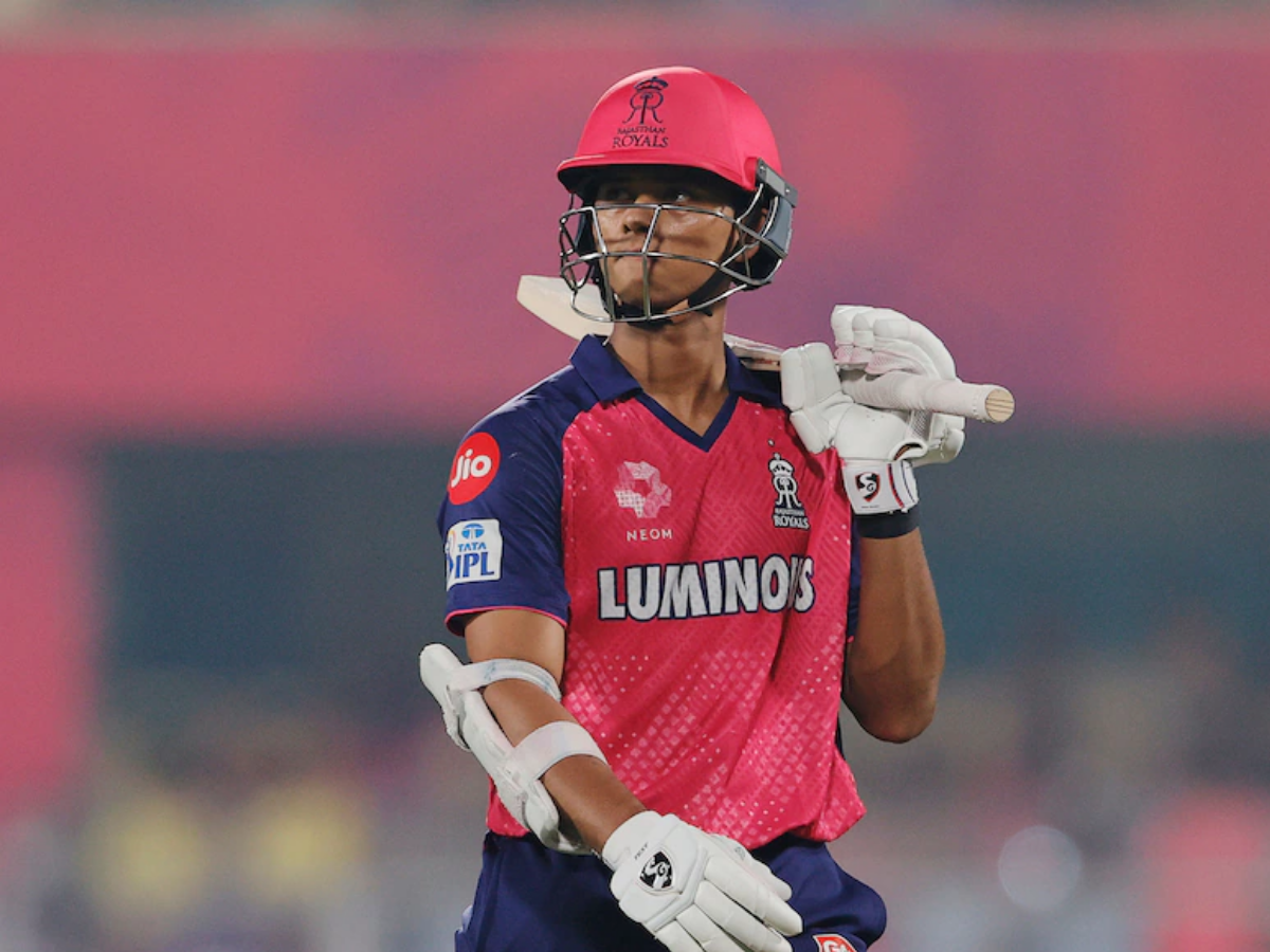 Yashasvi Jaiswal Cricket Record: पानी पूरी बेचने वाला लड़का बना वर्ल्ड-क्लास ओपनर; यहां पर देखें यशस्वी जायसवाल के 5 बड़े रिकॉर्ड - Photo Gallery