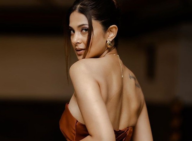 Jennifer Winget - Photo Gallery