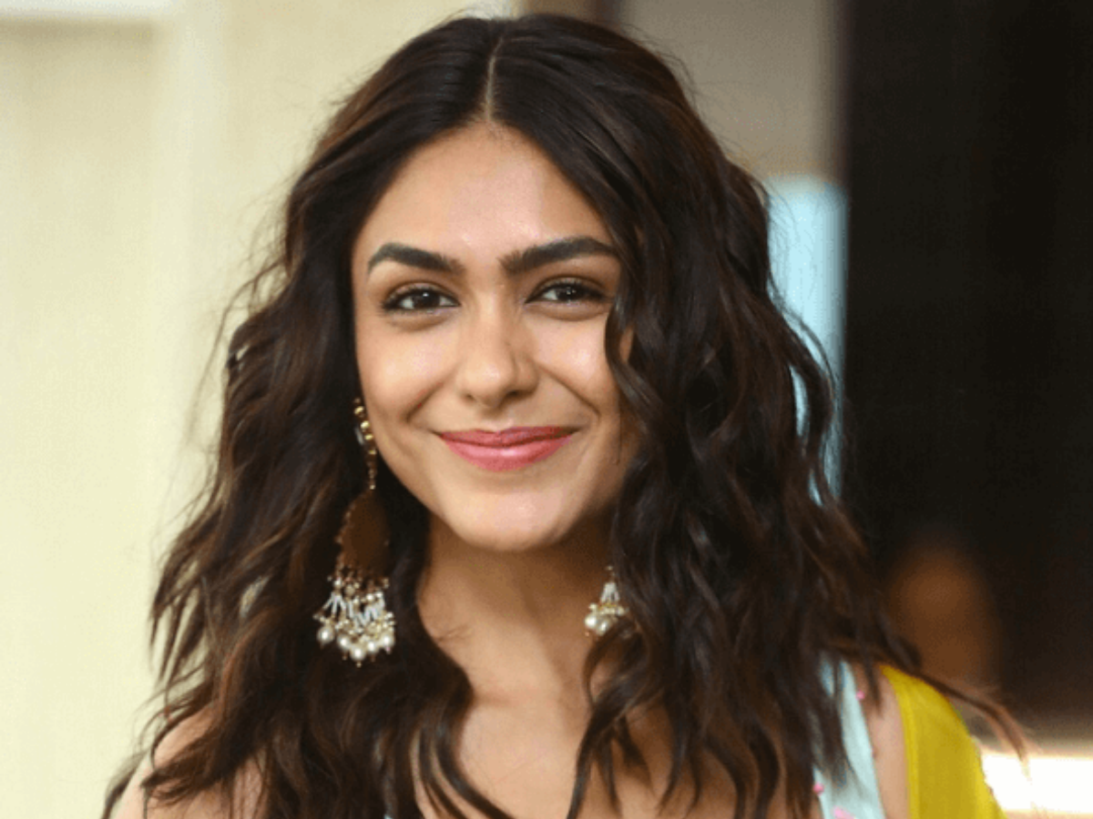 कियारा आडवाणी, से लेकर जान्हवी कपूर तक; 2026 में साउथ इंडियन सिनेमा में धमाल मचाने वाली 8 बॉलीवुड एक्ट्रस - Photo Gallery