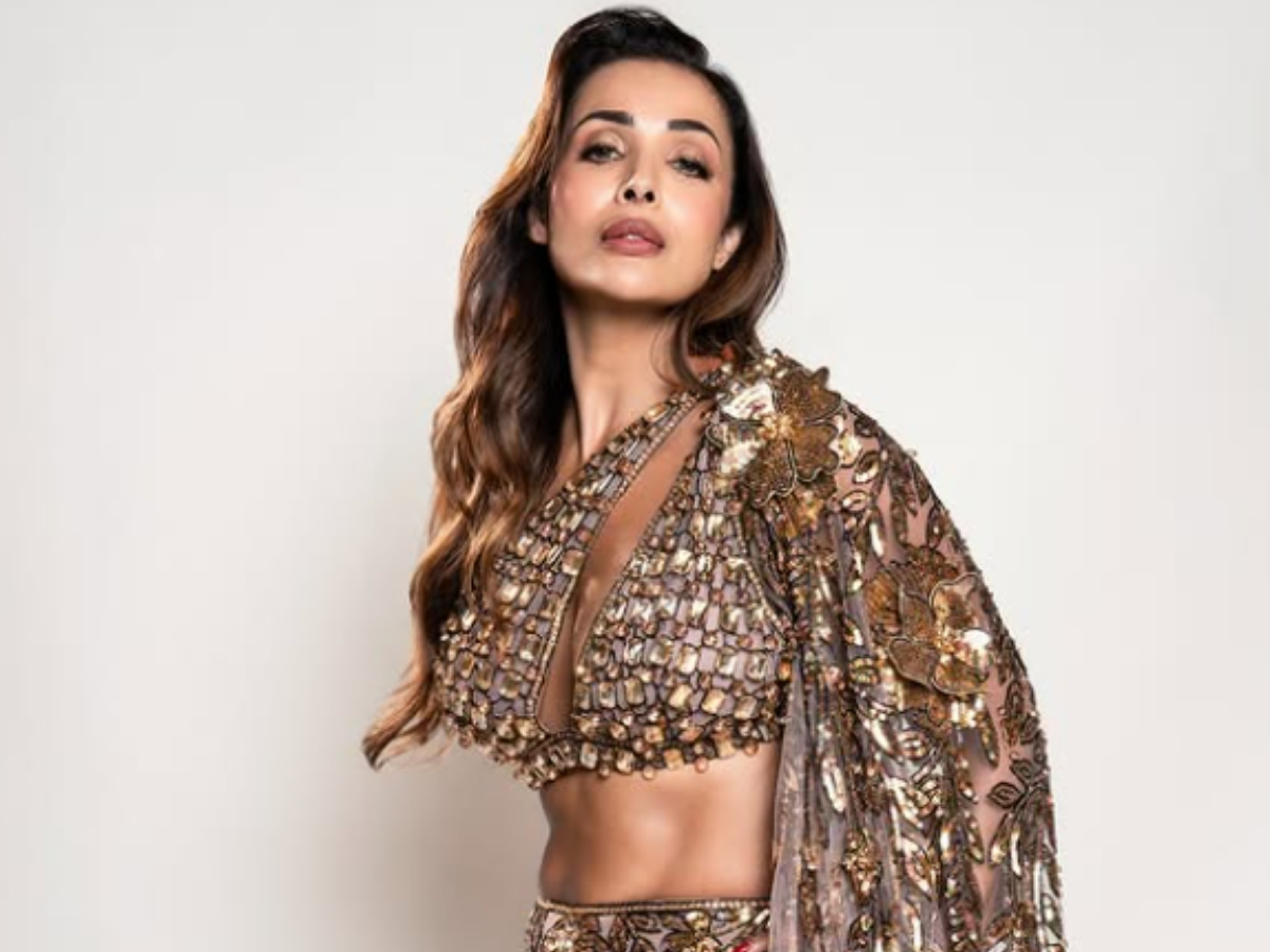 50 की उम्र में भी फिट मलाइका अरोड़ा; गट हेल्थ के लिए पीती हैं ये सिंपल मॉर्निंग ड्रिंक - Photo Gallery